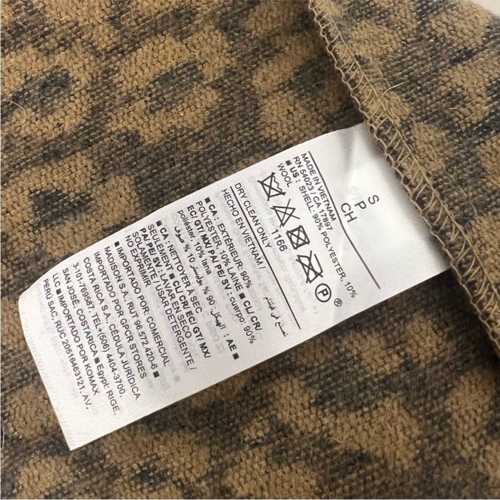 Cardigan Coat Wild Leopard Spots Faux Fur 2
Button Front Small NWT Old Navy - Picture 9 of 9